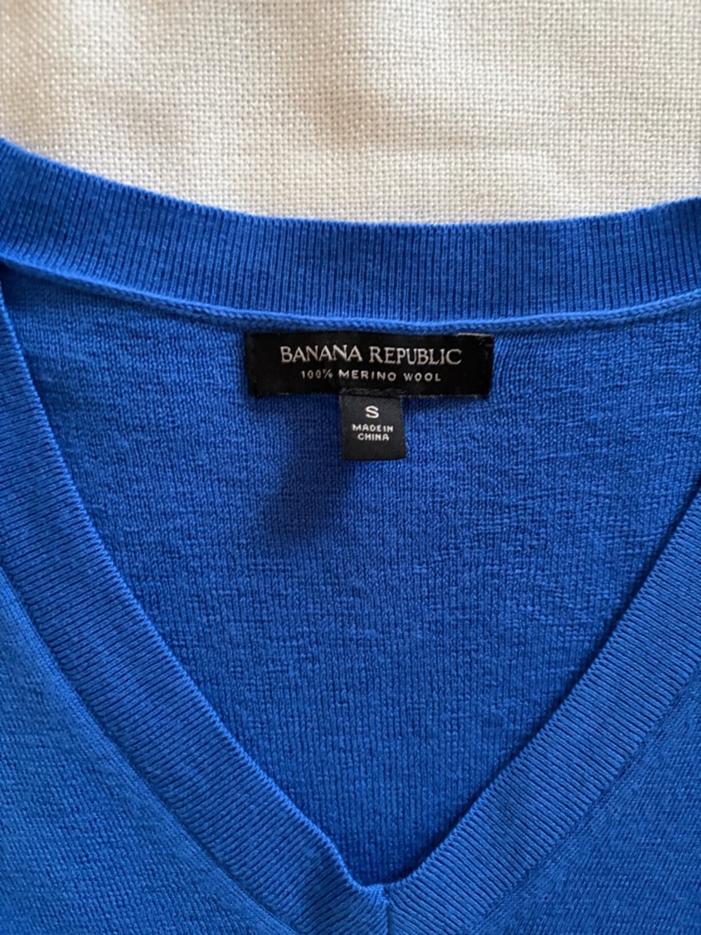 Like new, size S, Banana Republic V-Neck Merino Wool Sweater - Royal Blue
